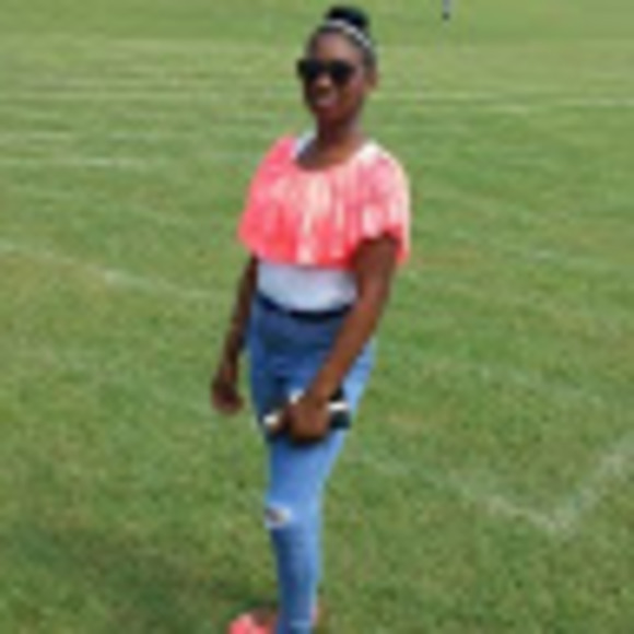 Profile Picture of Latesha Thompson (@lateshathompson) on Poshmark