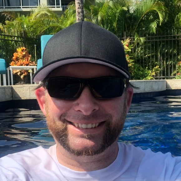 Profile Picture of Erik Storm (@boomstylehawaii) on Poshmark