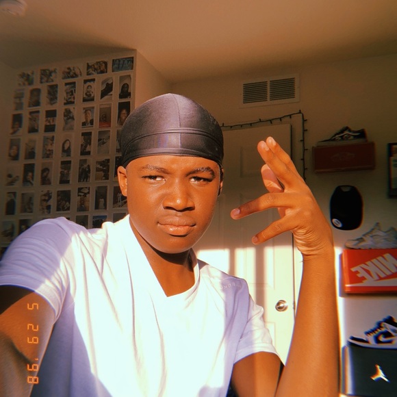 Profile Picture of Jaylin Rozetta (@jaylinrozetta) on Poshmark