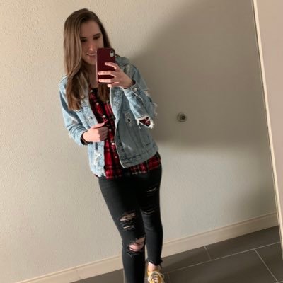 Profile Picture of Hayley Sutton (@Hayley_M_Sutton) on Twitter