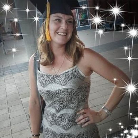 Profile Picture of Shawna Burke (@shawna87rv) on Poshmark