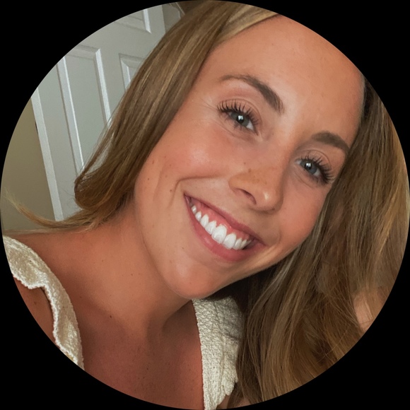 Alexandra Behrins - Poshmark Profile Picture of Alexandra Behrins (@ahbehrins) on Poshmark