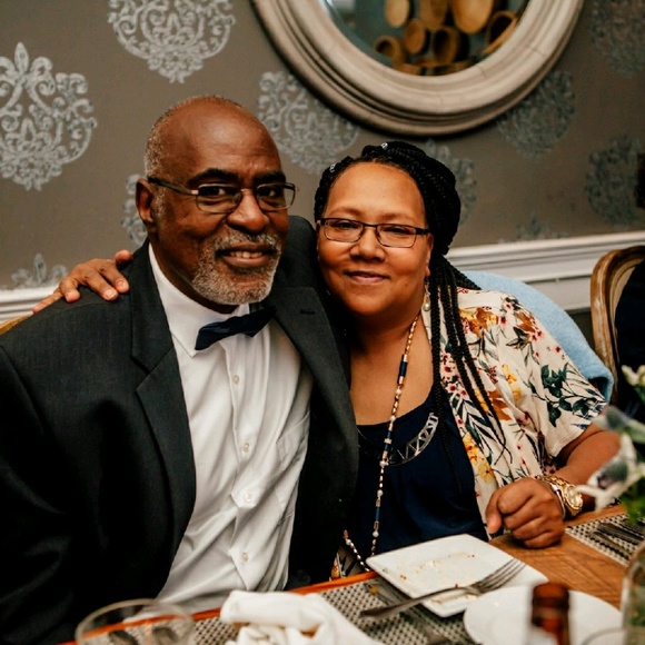 Profile Picture of Susan Mccleave (@shoptiidrop66) on Poshmark