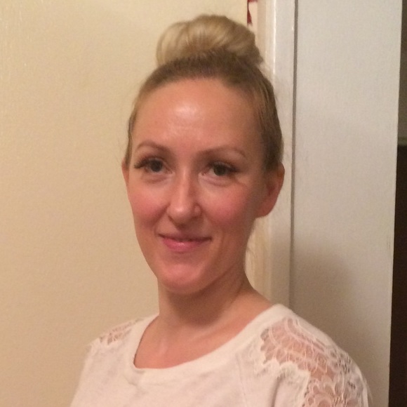 Profile Picture of Veronica Adderley (@verunchikfit77) on Poshmark