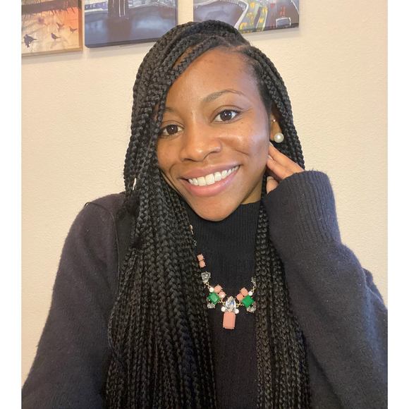 Profile Picture of Alysha Thomas (@alyshat90) on Poshmark