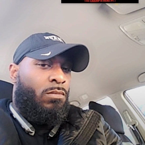 Profile Picture of Kenny Gilliard (@adonis407) on Poshmark