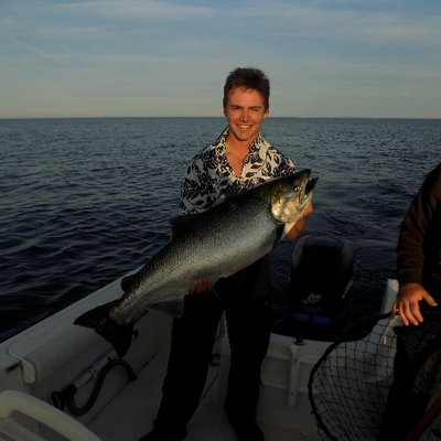 Profile Picture of Dan Hoyle (@Dan_Hoyle17) on Twitter