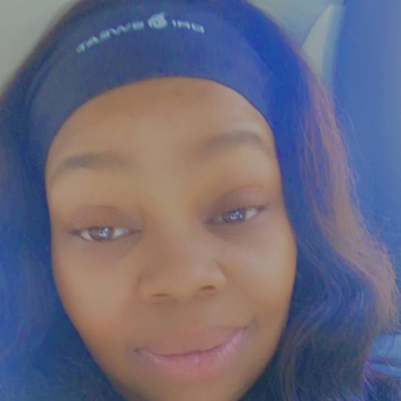 Profile Picture of Gabriella Murray (@gabriellamurray) on Poshmark