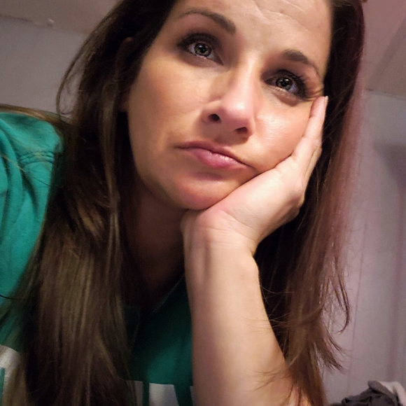 Profile Picture of Cheree Lakey (@idg2fux) on Poshmark