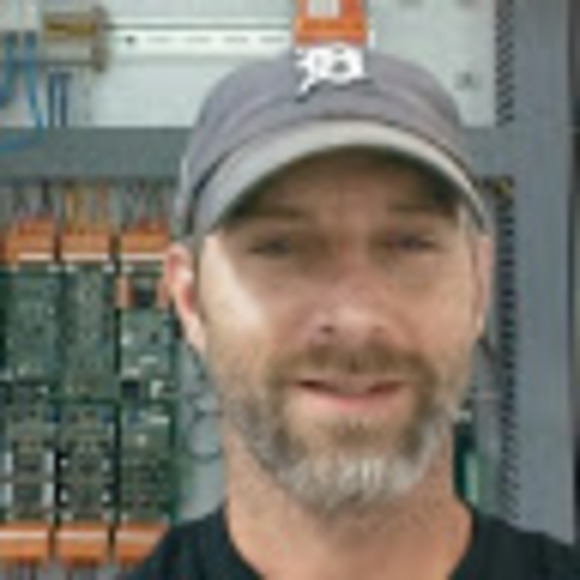 Profile Picture of Jeremy Clore (@jerclore) on Poshmark