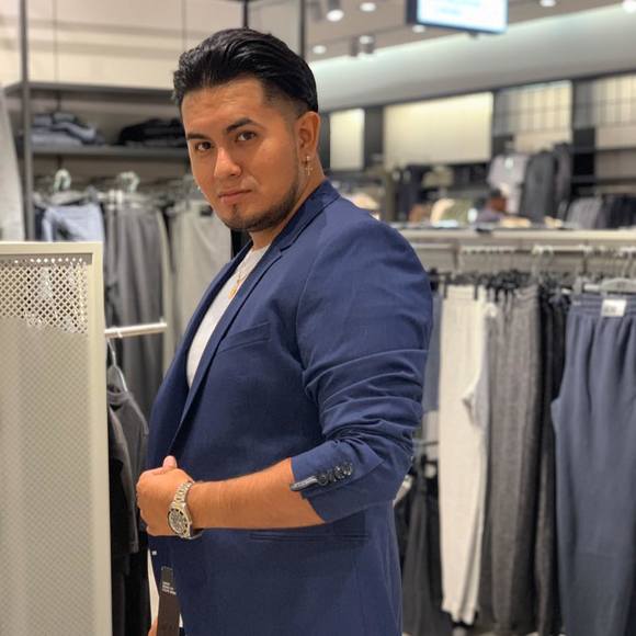 Profile Picture of Carlo Stefano (@carlostefanooo7) on Poshmark