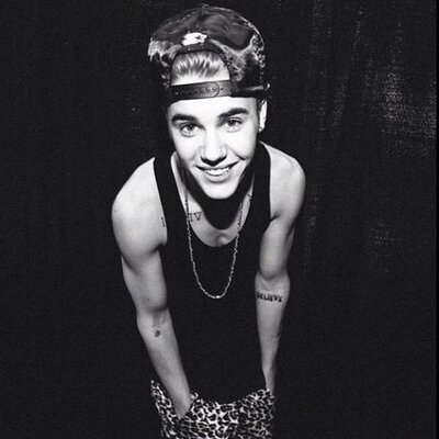 Profile Picture of Justin.Selena.1D (@GirlzBoss) on Twitter