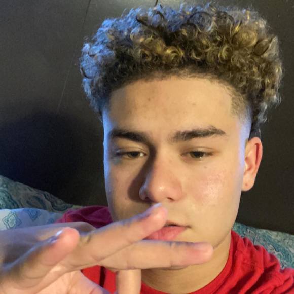 Ken Tyler - Poshmark Profile Picture of Ken Tyler (@ken_tyler) on Poshmark