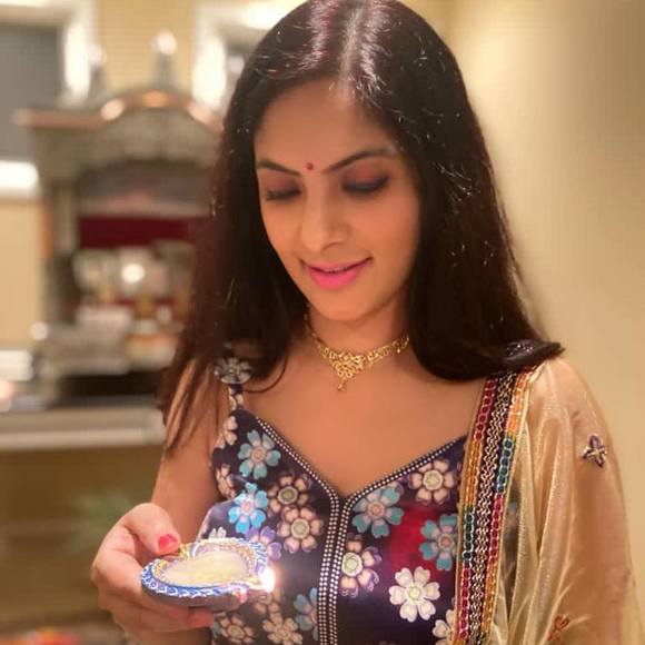 Profile Picture of Amrita Mukherjee (@amrita_chicago) on Poshmark