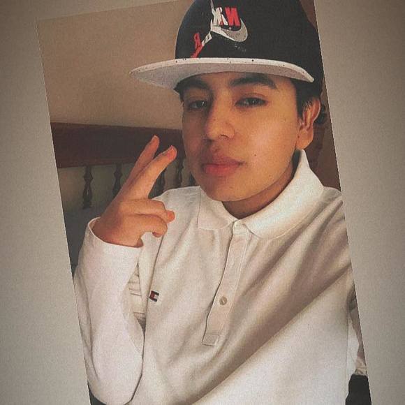 Profile Picture of Maycol Bermeo (@maycolberm) on Poshmark