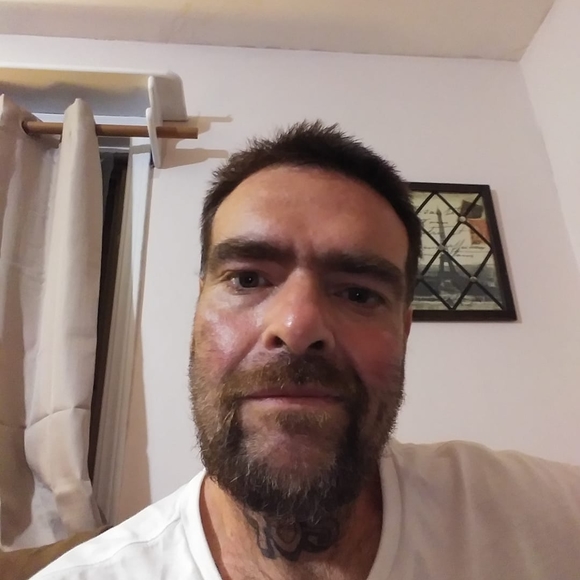 Profile Picture of Christopher Hux (@christopherhux5) on Poshmark