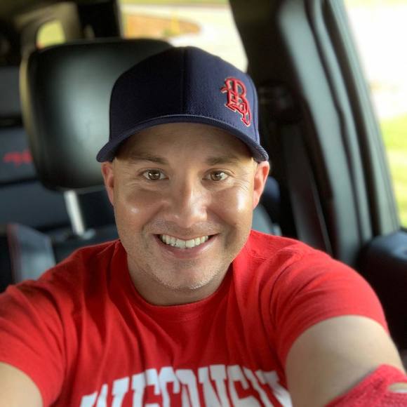 Profile Picture of John Rosandich (@jrsndch) on Poshmark