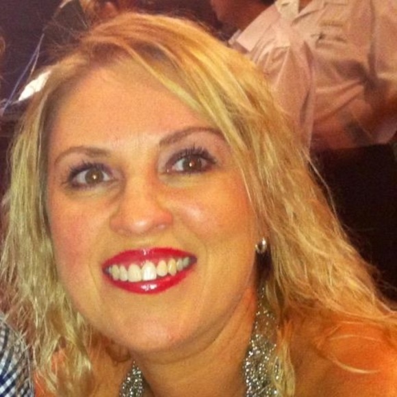 Profile Picture of Kandis Gowans (@kandisgowans) on Poshmark