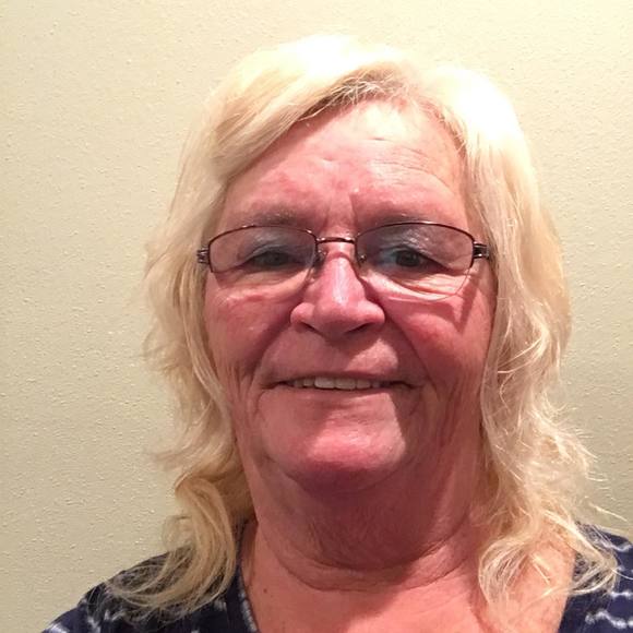 Profile Picture of Sue Uttech (@sueuttech) on Poshmark