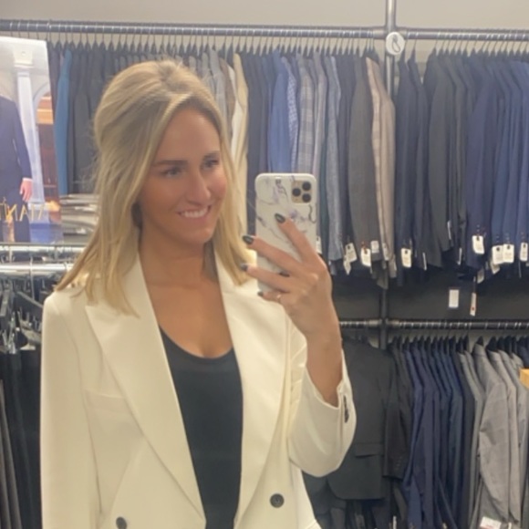 Profile Picture of Marissa Brostrom (@marissabrostrom) on Poshmark