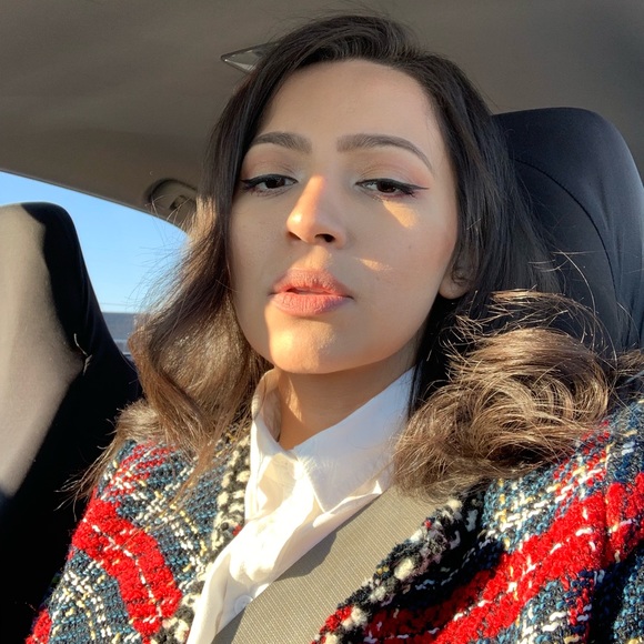 Profile Picture of Silvia Chavez (@silvius) on Poshmark
