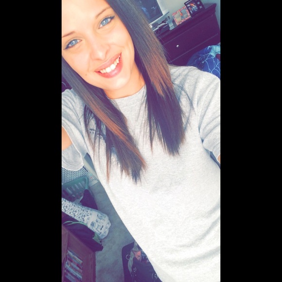 Profile Picture of Kym Pons (@k_pons) on Poshmark