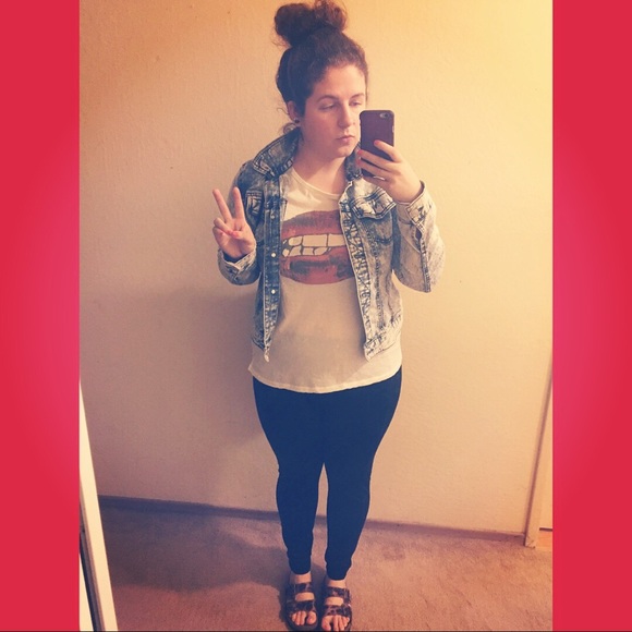 Profile Picture of Rebecca Stadlbauer (@reuabldats) on Poshmark