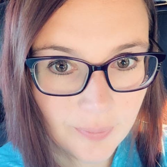 Profile Picture of Heather Rodefer (@faylana424) on Poshmark