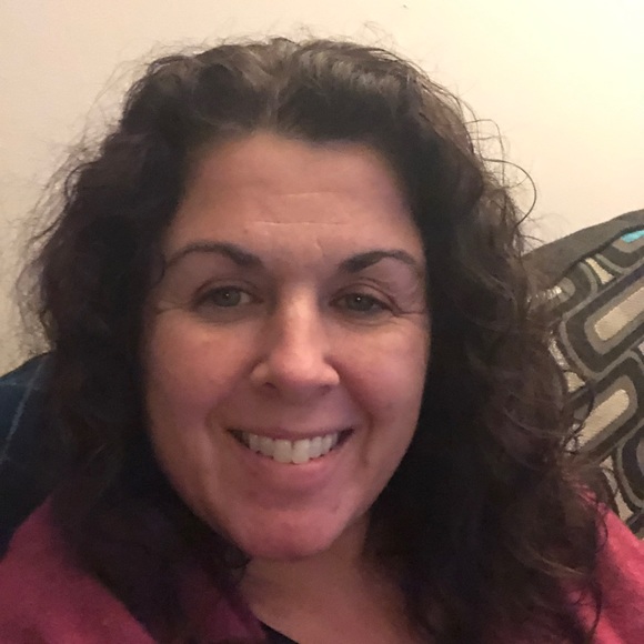 Profile Picture of Tara Boger (@tbog2112) on Poshmark