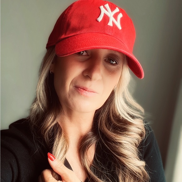 Profile Picture of Brandy Kemp (@bs204497) on Poshmark