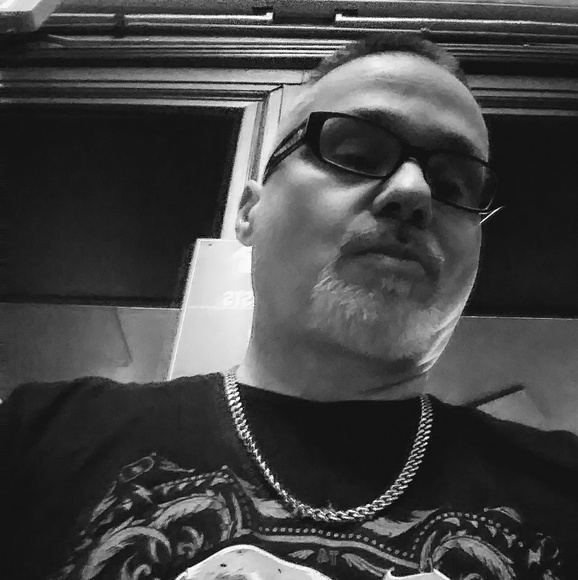 Profile Picture of David Coder (@dgc1970) on Poshmark