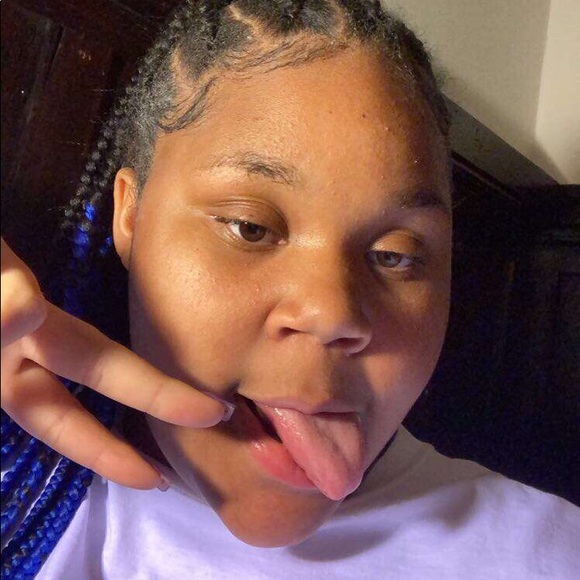 Taziah Robinson - Poshmark Profile Picture of Taziah Robinson (@taziahr12) on Poshmark