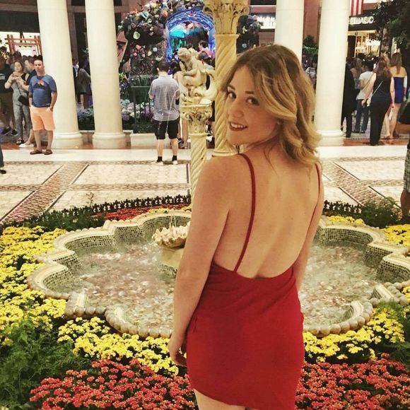Profile Picture of Nikki Jukic (@nikkijukic) on Poshmark