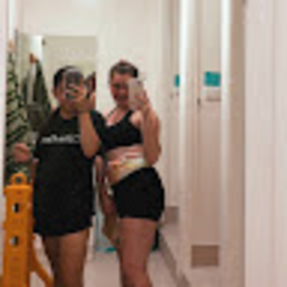 Profile Picture of Jasmine Foo (@jasminefoo445) on Poshmark
