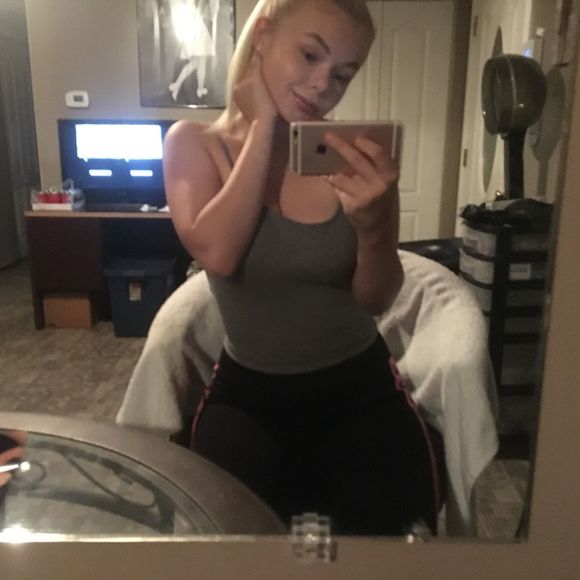 Profile Picture of Makayla Black (@makaylablack13) on Poshmark