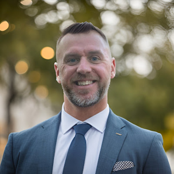 Profile Picture of Chris Littmann (@chris_littmann) on Poshmark