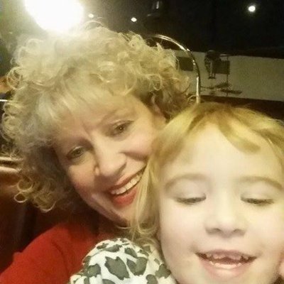 Profile Picture of Shari Shugar (@1spoiledone) on Twitter