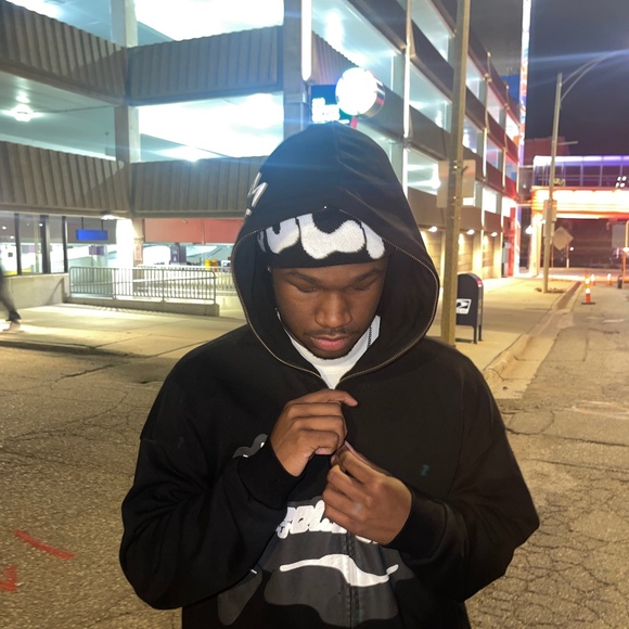 Profile Picture of Taron Smith (@theyfwron) on Poshmark