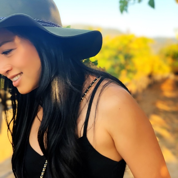 Profile Picture of Stella Kwon (@starrdust78) on Poshmark