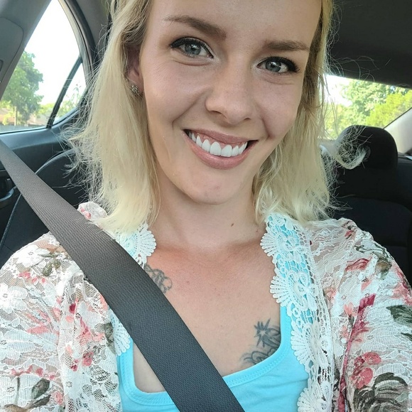 Profile Picture of Cas Coen (@casandracoen) on Poshmark