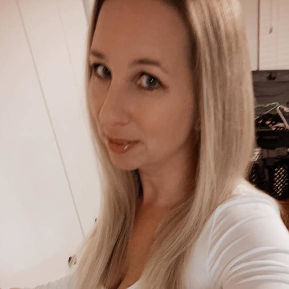 Carissa Adams - Poshmark Profile Picture of Carissa Adams (@cadams0125) on Poshmark