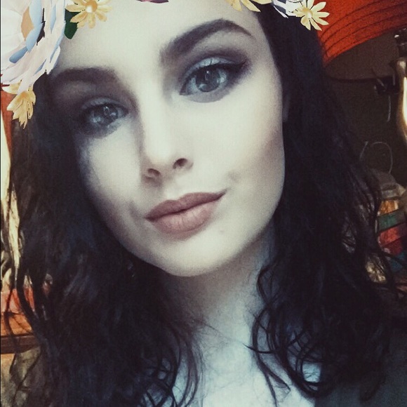 Profile Picture of Jasmyn Williams (@jasmynw) on Poshmark