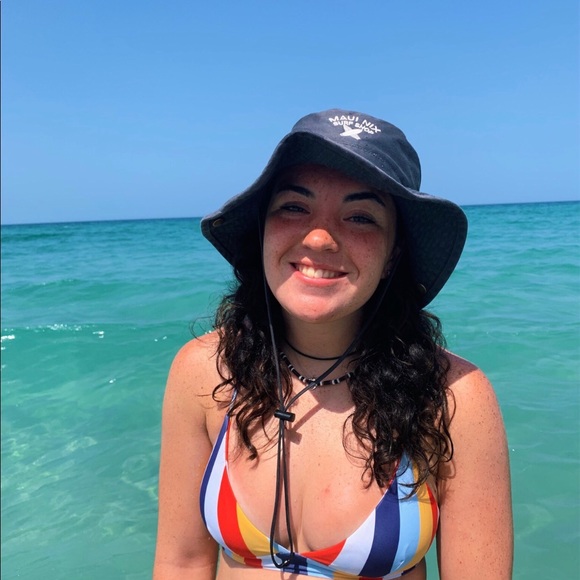 Profile Picture of Mary Sives (@marysives) on Poshmark