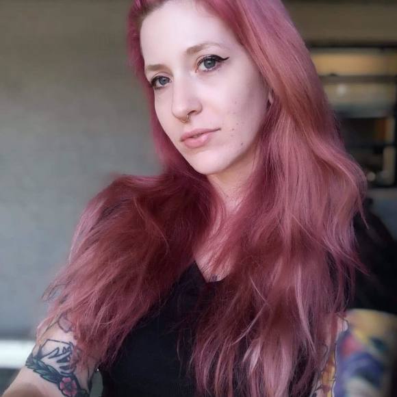 Profile Picture of Ashley Meadows (@ashleymeadow493) on Poshmark
