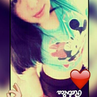 Profile Picture of Luna Paredes (@AlexaLuna2000) on Twitter