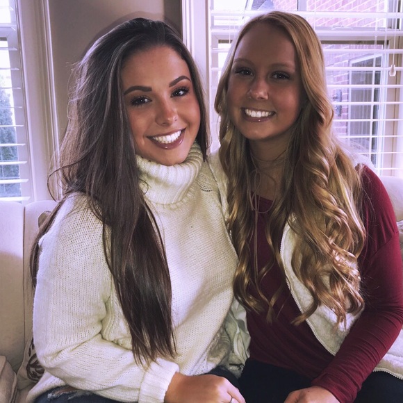 Profile Picture of Dylan Mathis (@dylannmathis) on Poshmark