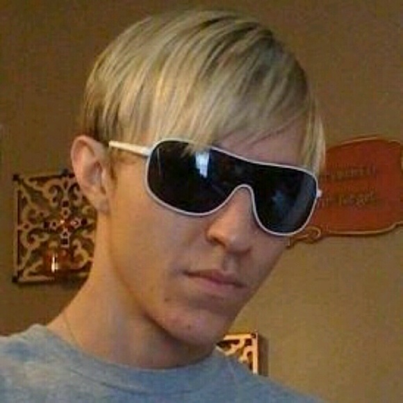 Profile Picture of Cauron Allen (@caurollen) on Poshmark