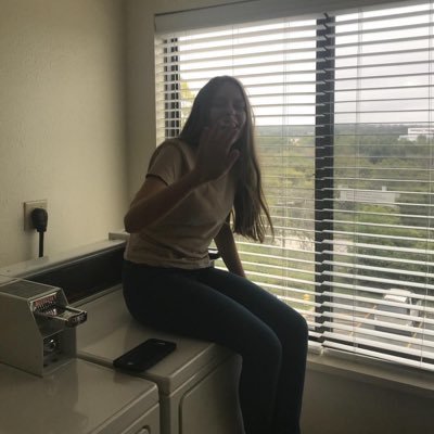 Profile Picture of Danielle Mclemore Torres (@dxnitorres) on Twitter