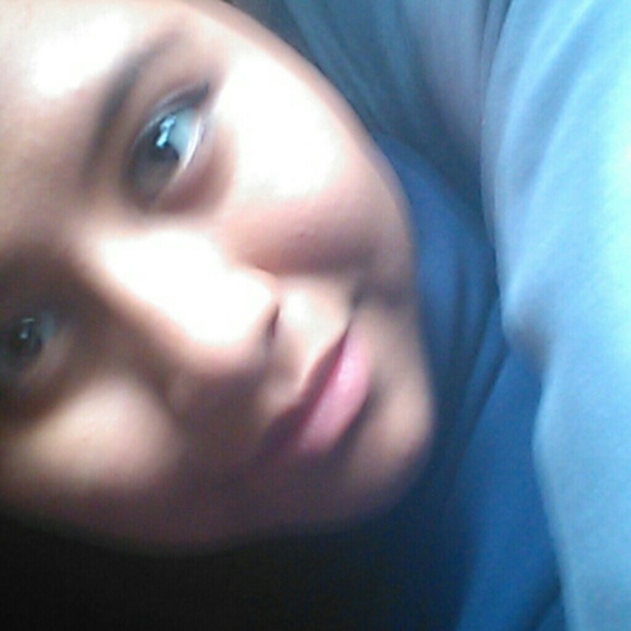 Profile Picture of Janett Sarmiento (@janettsarm) on Poshmark