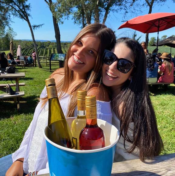 Profile Picture of Olivia Galinis (@ogalinis) on Poshmark